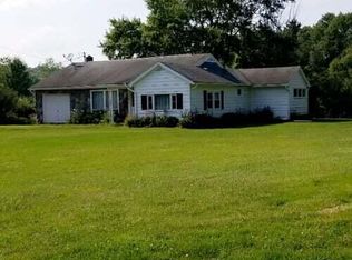 23 Grove St, Harveys Lake, PA 18618