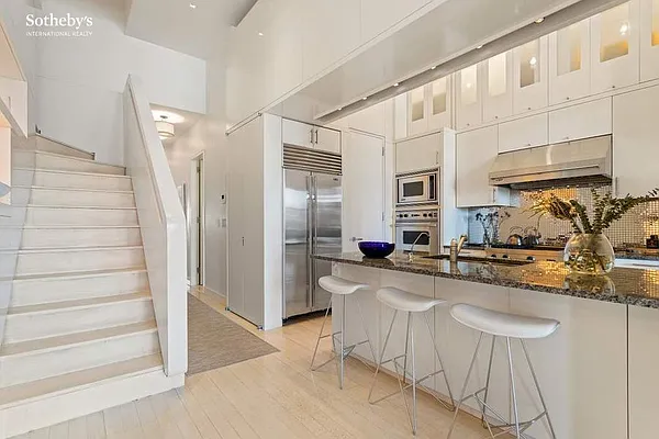 Rented by Sotheby's International Realty | media 43