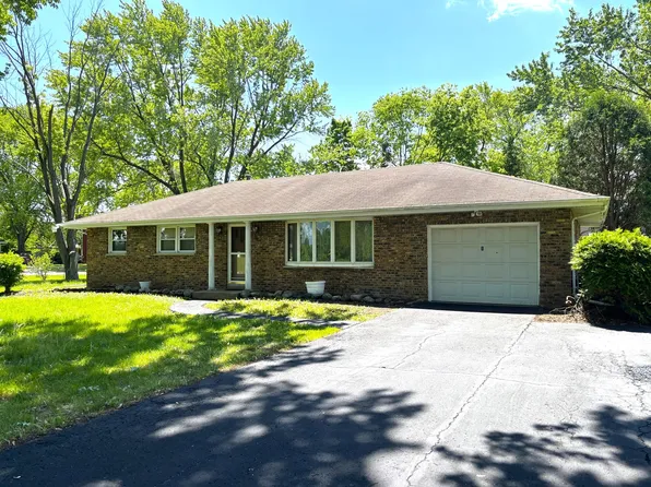 1 Marlin Dr, Oswego, IL 60543