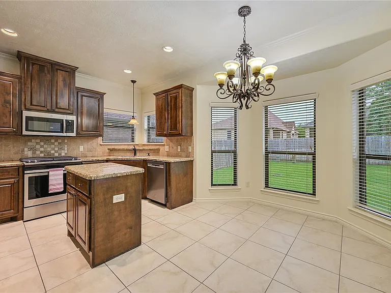 4232 Rocky Rhodes Dr — Photo 4