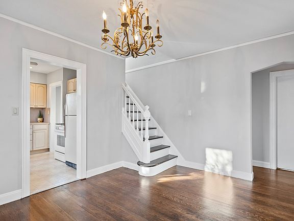 3rd image of 180 Hoffman St Floor 1