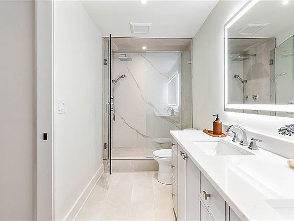 4th image of 2575 Peachtree Rd NE #6G