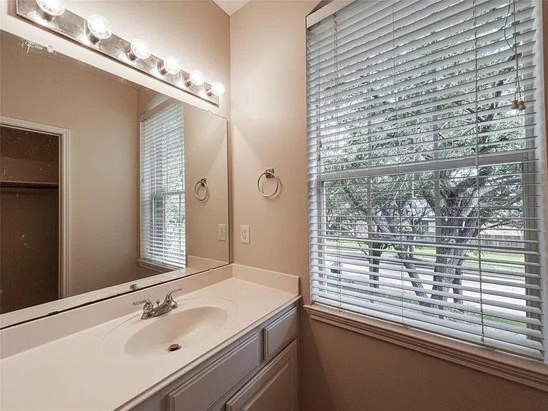 5547 Cranston Ct — Photo 25