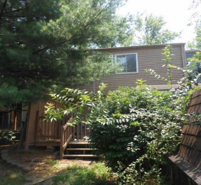 2nd image of 3842 Julia Ct
