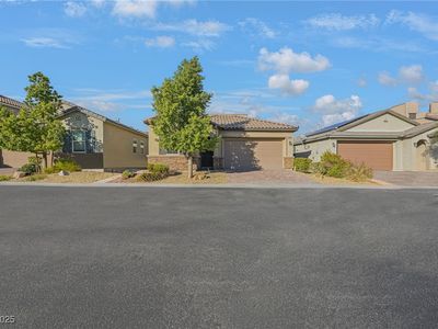 8090 Ancient Oaks Ave, Spring valley, NV, 89113