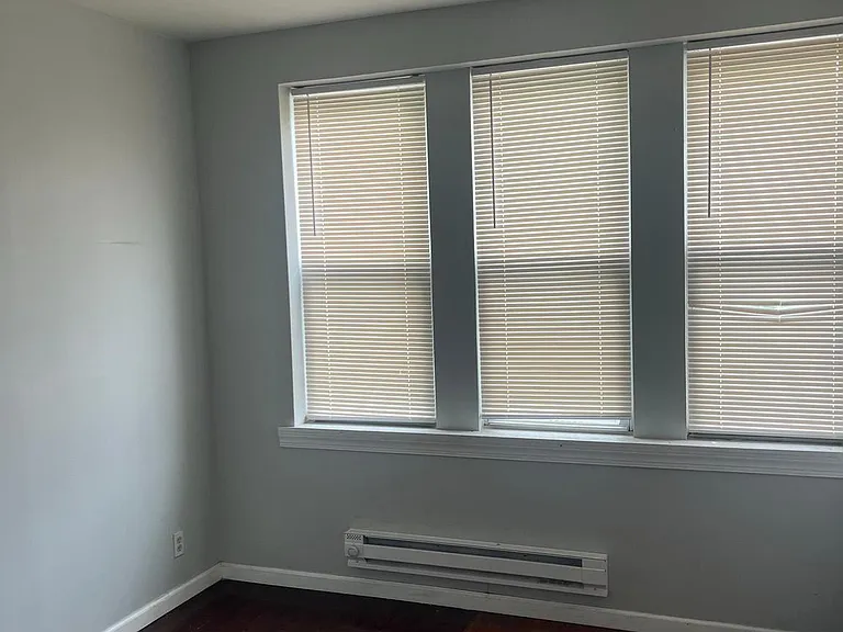 6124 N Broad St — Photo 11