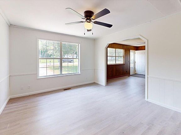 5th image of 284 Rutland Ave