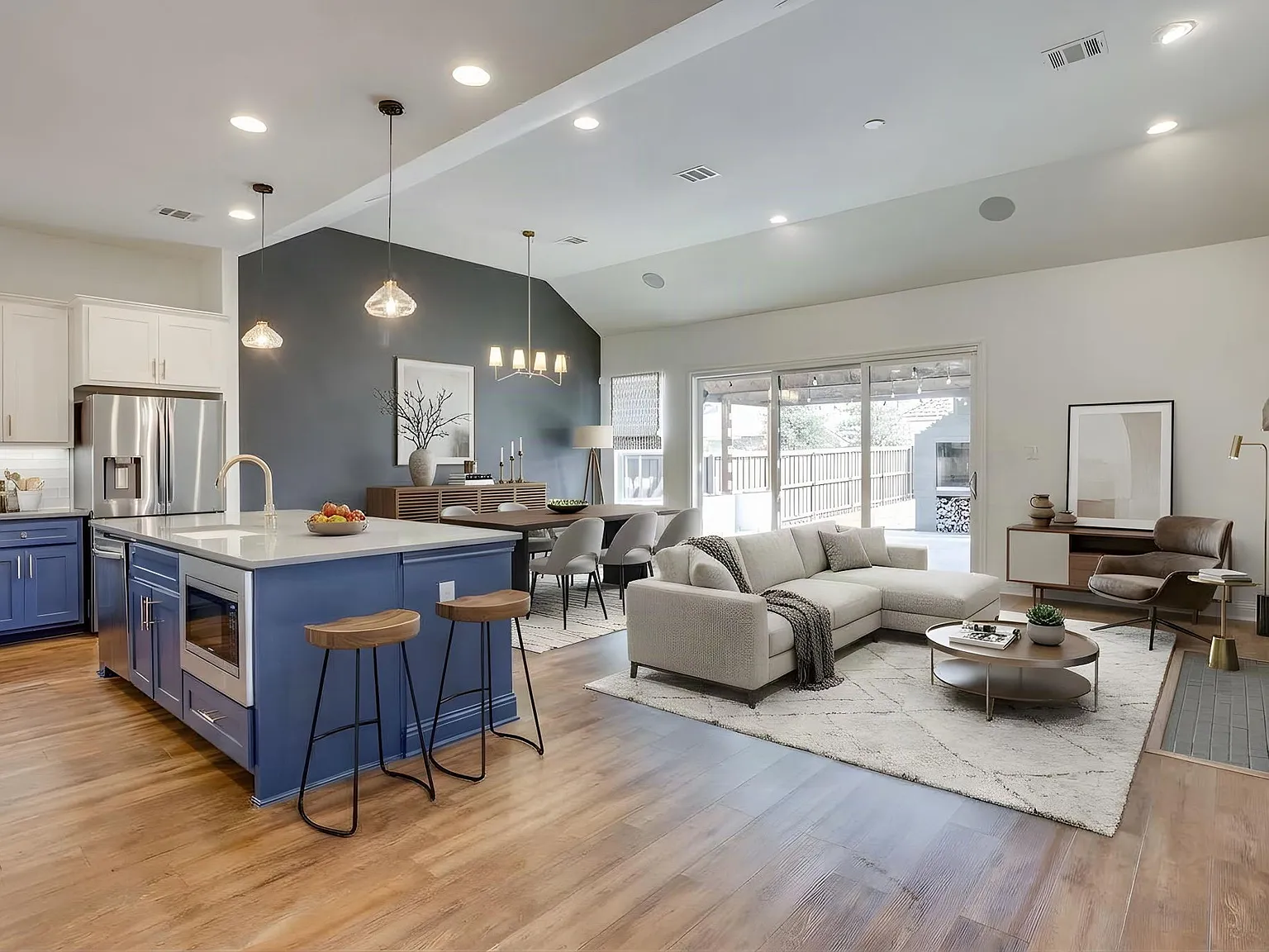 3 bed, 2280 sqft, $3,475 — Photo 4
