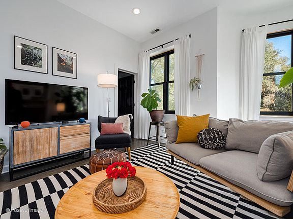 5th image of 1000 N Wolcott Ave #2