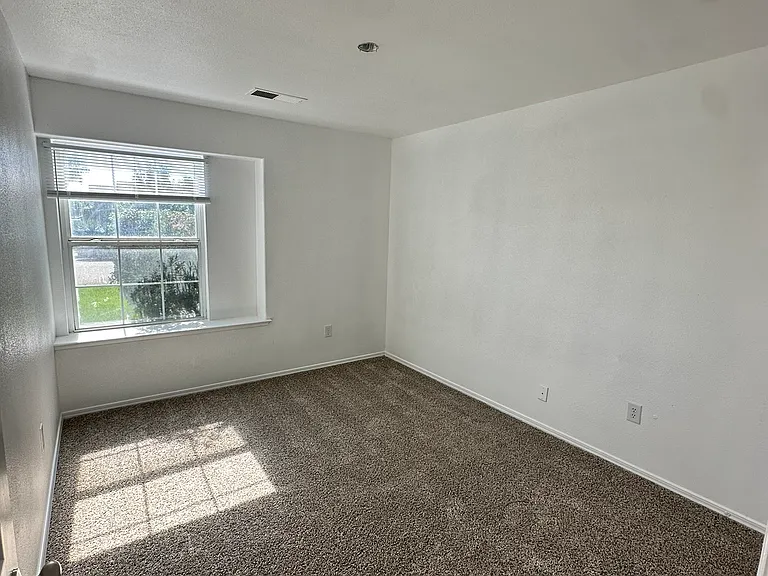 320 Timberline Dr — Photo 11