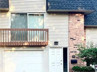 121 Penn Ln, Rochester, NY 14625