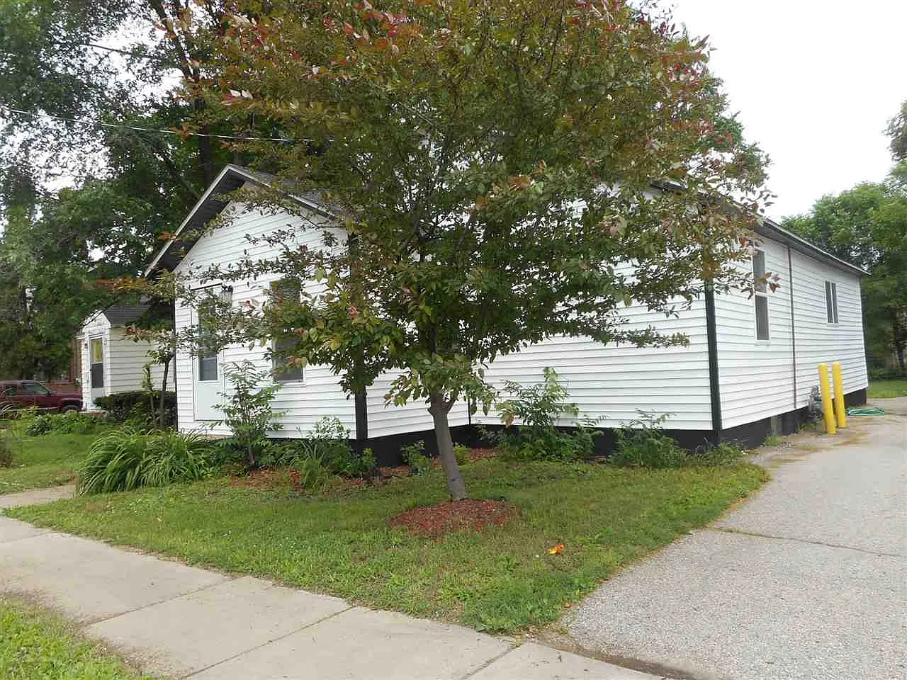 215 S Park Ave photo 1