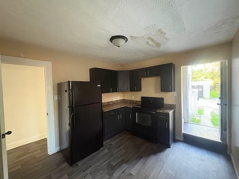 3721 N Lasalle St #2 — Photo 8