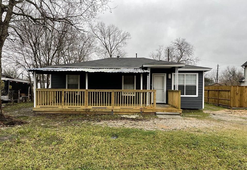 1st image of 3121 Barberry Dr