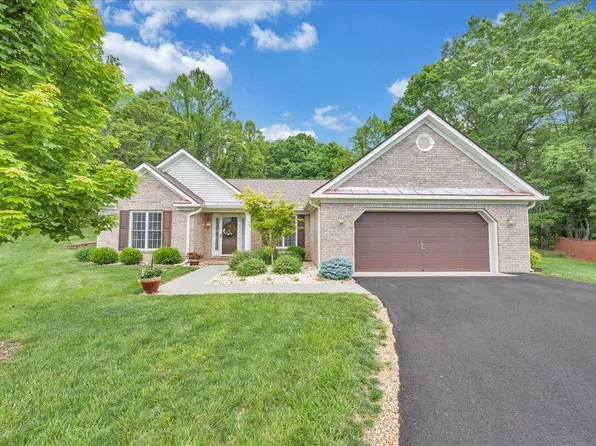 6560 Monet Dr, Roanoke, VA 24018
