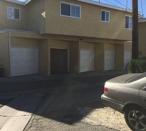 3rd image of 3676 Redondo Beach Blvd