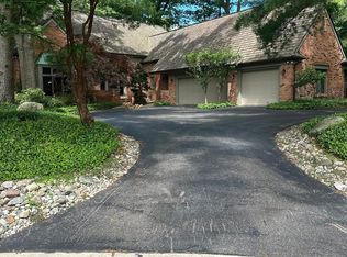 3546 Bloomfield Club Dr, Bloomfield Hills, MI 48301