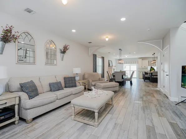 634 Darlington Avenue image 4 of 16