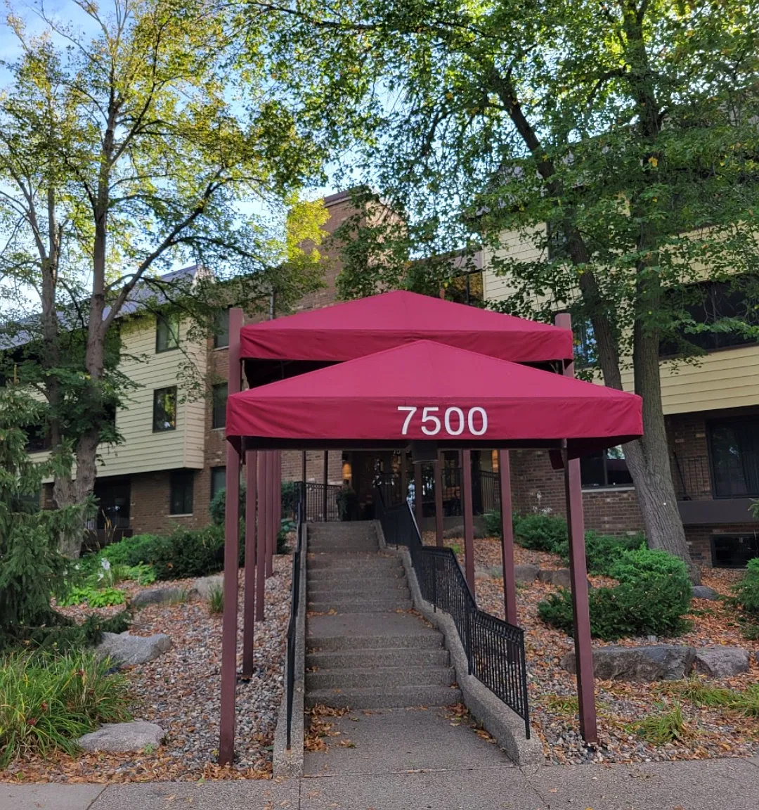 2 bed, 1175 sqft, $1,950 — Photo 1