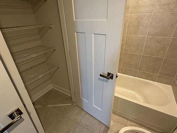 5th image of 1006 Alum Spring Rd