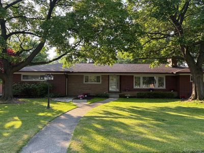2211 Parkside St, Trenton, MI, 48183