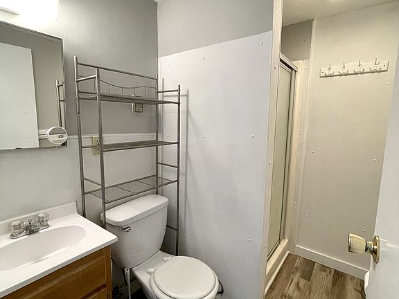 5th image of 66 Groton Ave #1