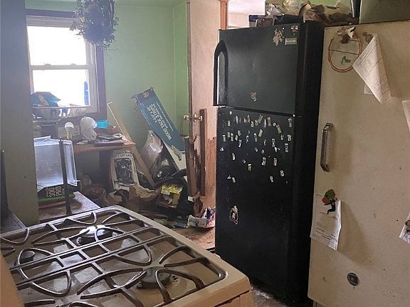 3rd image of 17494 Olive Ave