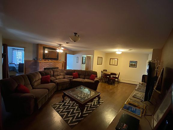 5th image of 122 2nd Ave SE