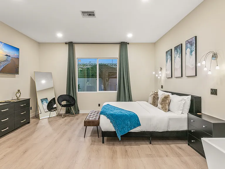 6635 Ben Ave — Photo 31