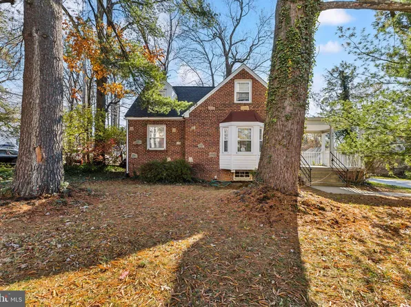 201 S West St, Falls Church, VA 22046