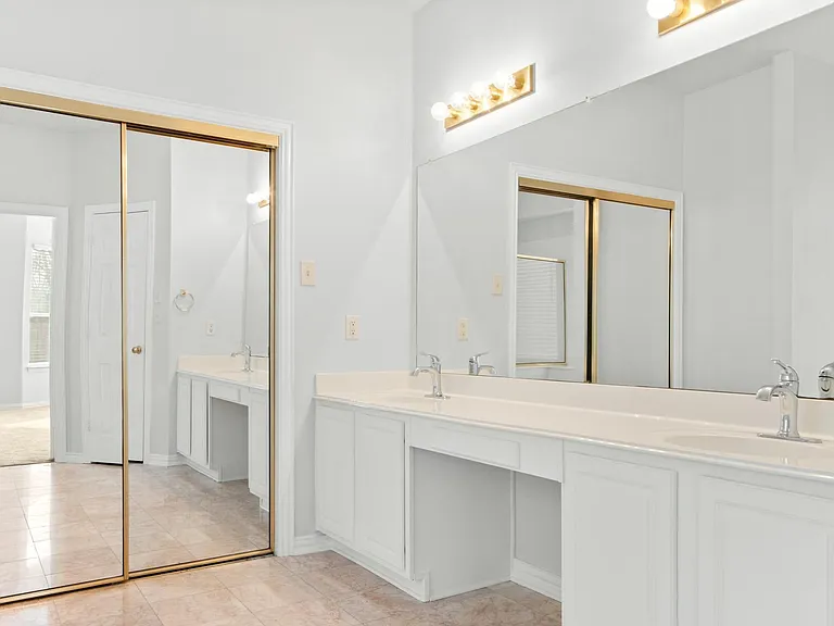 3131 Atrium Dr — Photo 12