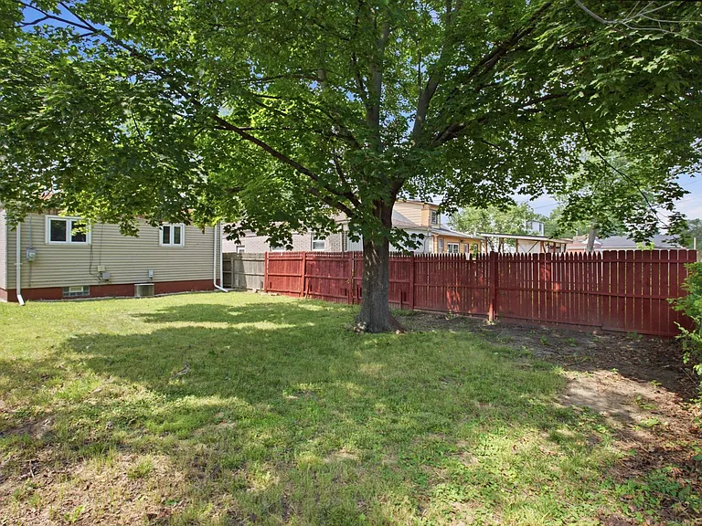 1663 Wilson Ave — Photo 26