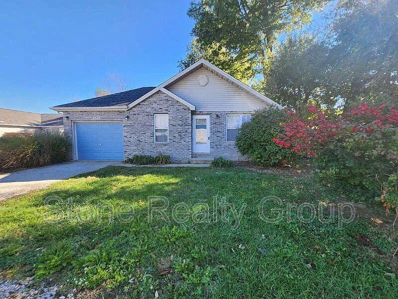 4864 Pine Ridge Ct