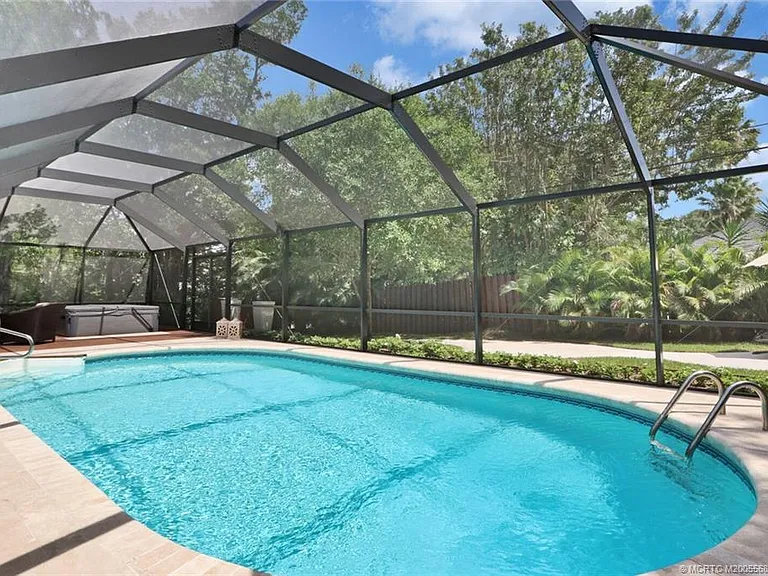 21 Emarita Way — Photo 32