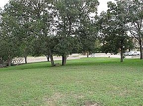 2nd image of 2502 Broadmoor Dr