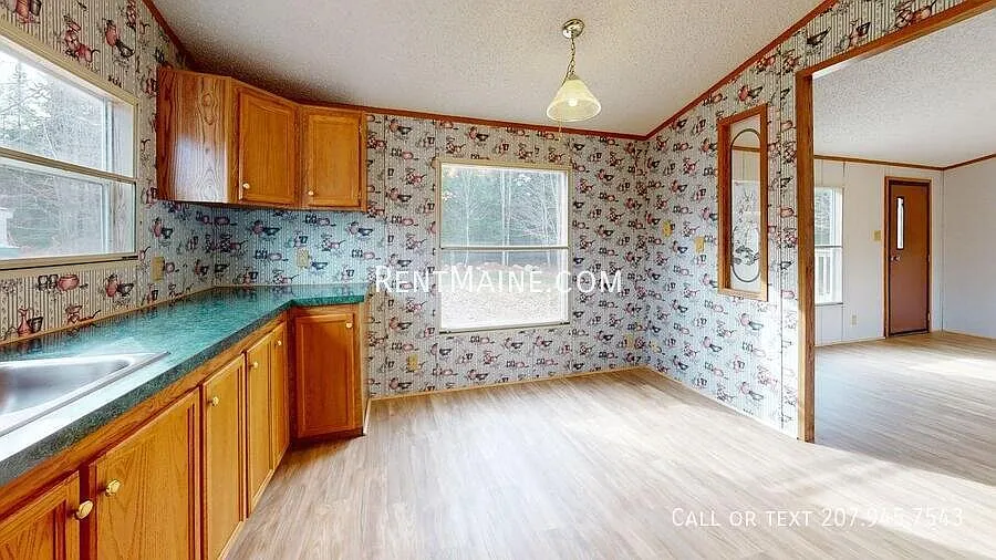2 bed, $1,100 — Photo 2