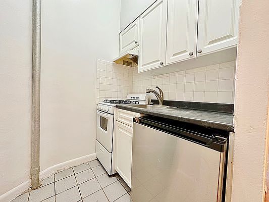 2nd image of 448 E 79th St #1A