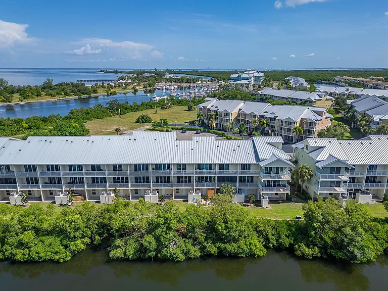 3266 Mangrove Point Dr — Photo 76