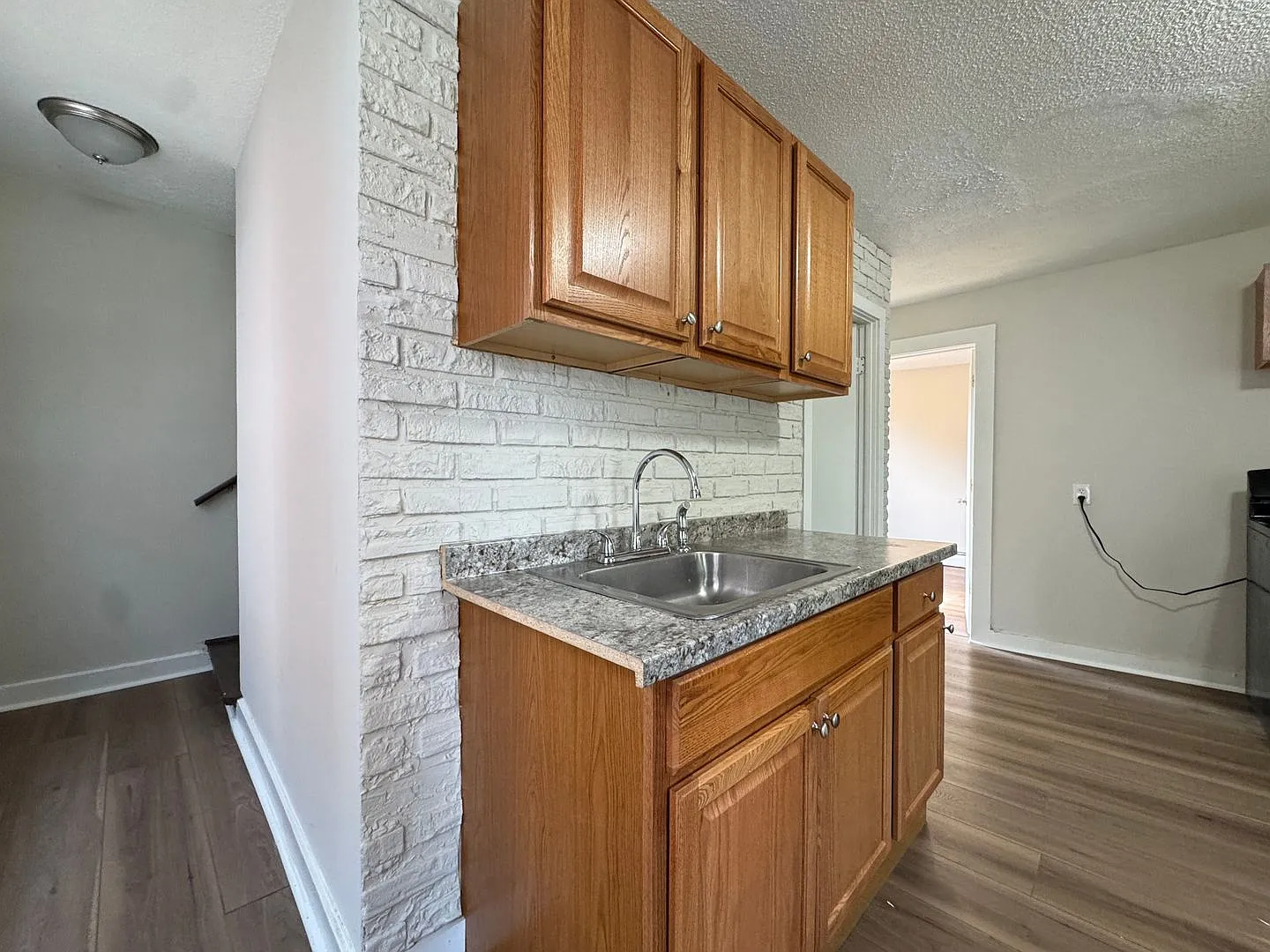312 Davenport Ave — Photo 2