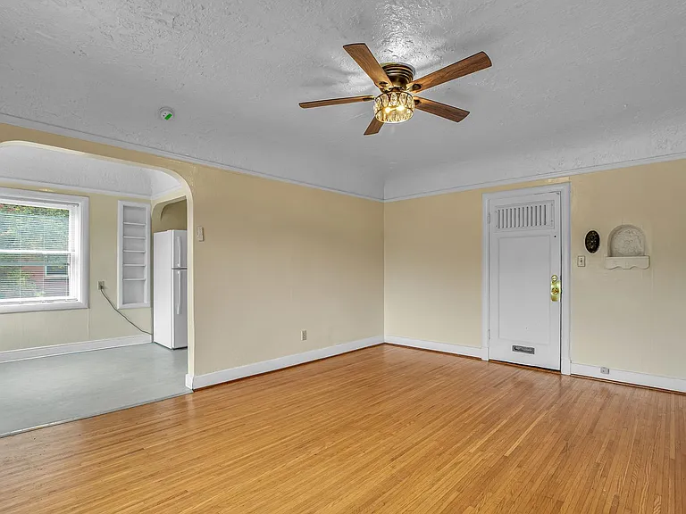 2052 SE Hawthorne Blvd — Photo 9