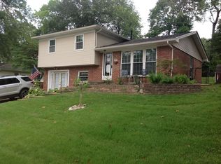 22 Whiteside Dr, Belleville, IL 62221