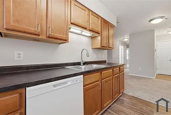 811 Oakman Blvd — Photo 9