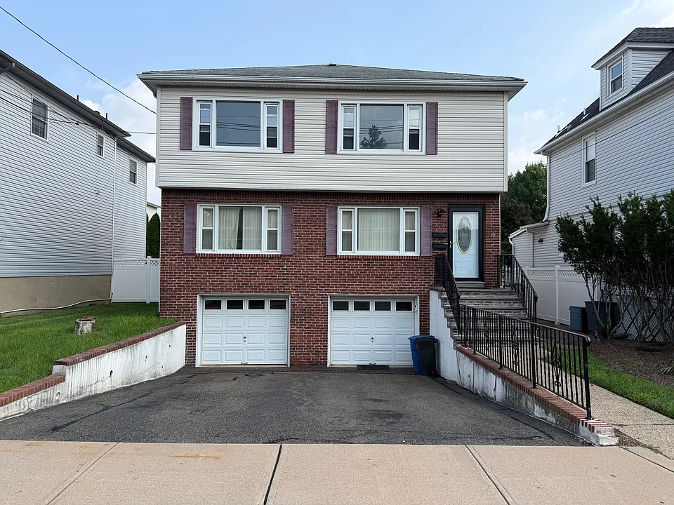 60 Hazelton St