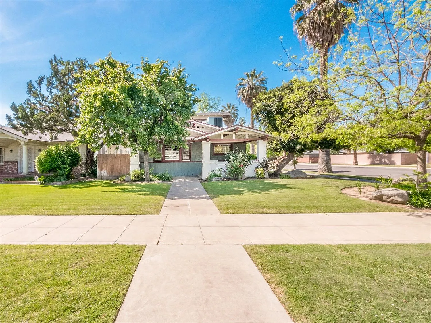 3904 E Kerckhoff Ave photo 1