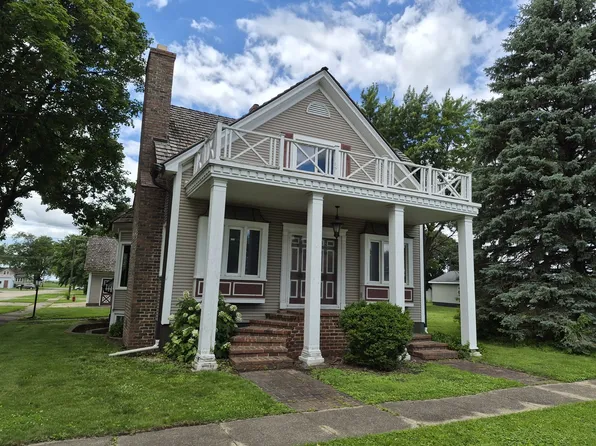 304 N Central Ave, Ladd, IL 61329
