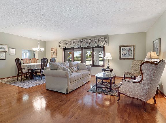 2nd image of 9749 Mill Dr E APT B1