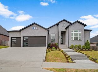 8003 W Bancroft St, Rogers, AR 72758