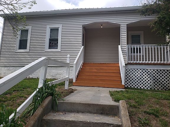3rd image of 1008 Ironmoulders St