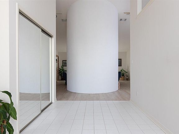 4th image of 3 Fairpoint Pl