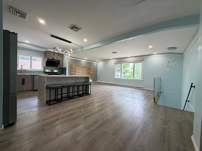 338 Baden Pl #2 — Photo 2